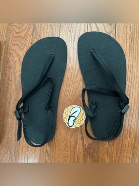 Men's Black Adjustable Strap Flip-Flop Sandals